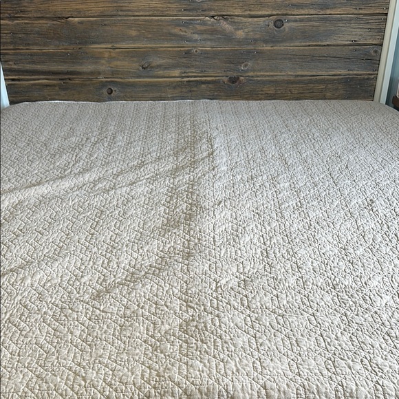 Pottery Barn Cream/Tan Reversible Quilted Bedspread - Picture 2 of 5